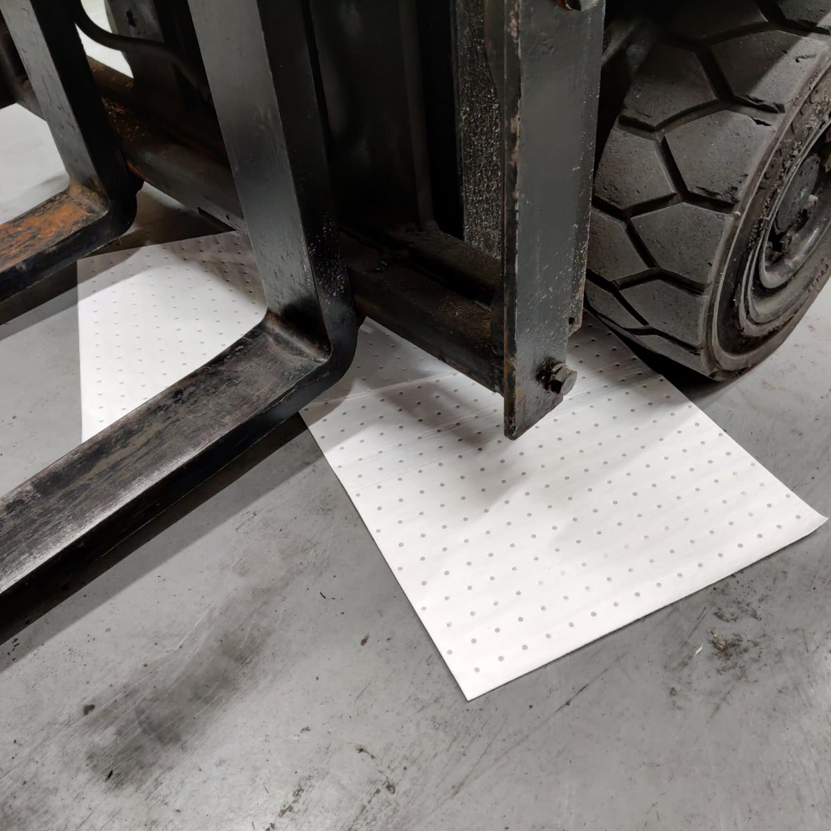 Oil-Only Absorbent Spill Pads
