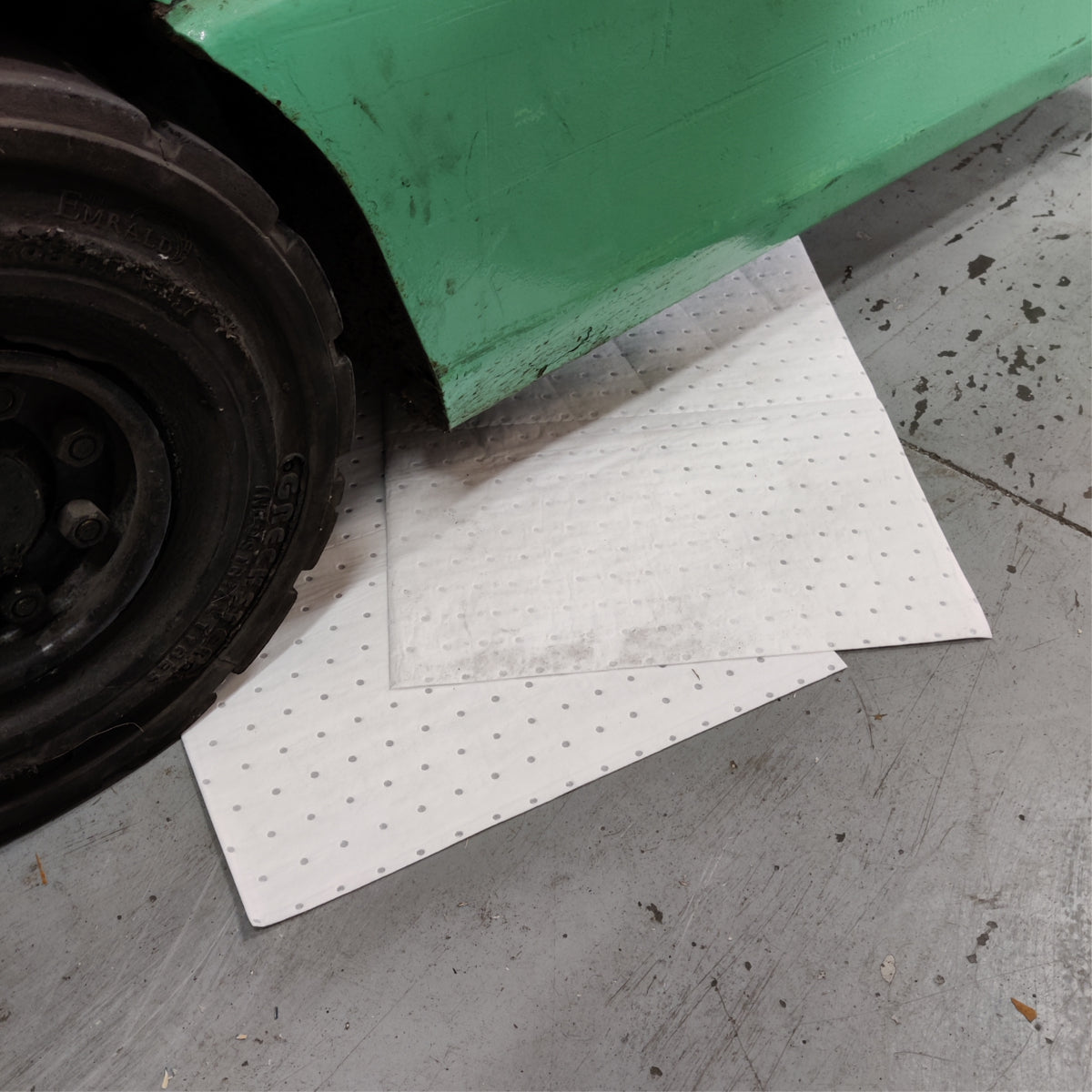Oil-Only Absorbent Spill Pads